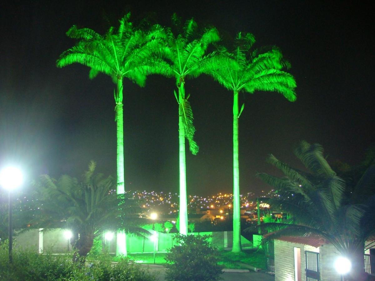 Hotel Tres Palmeiras กราวาตา ภายนอก รูปภาพ