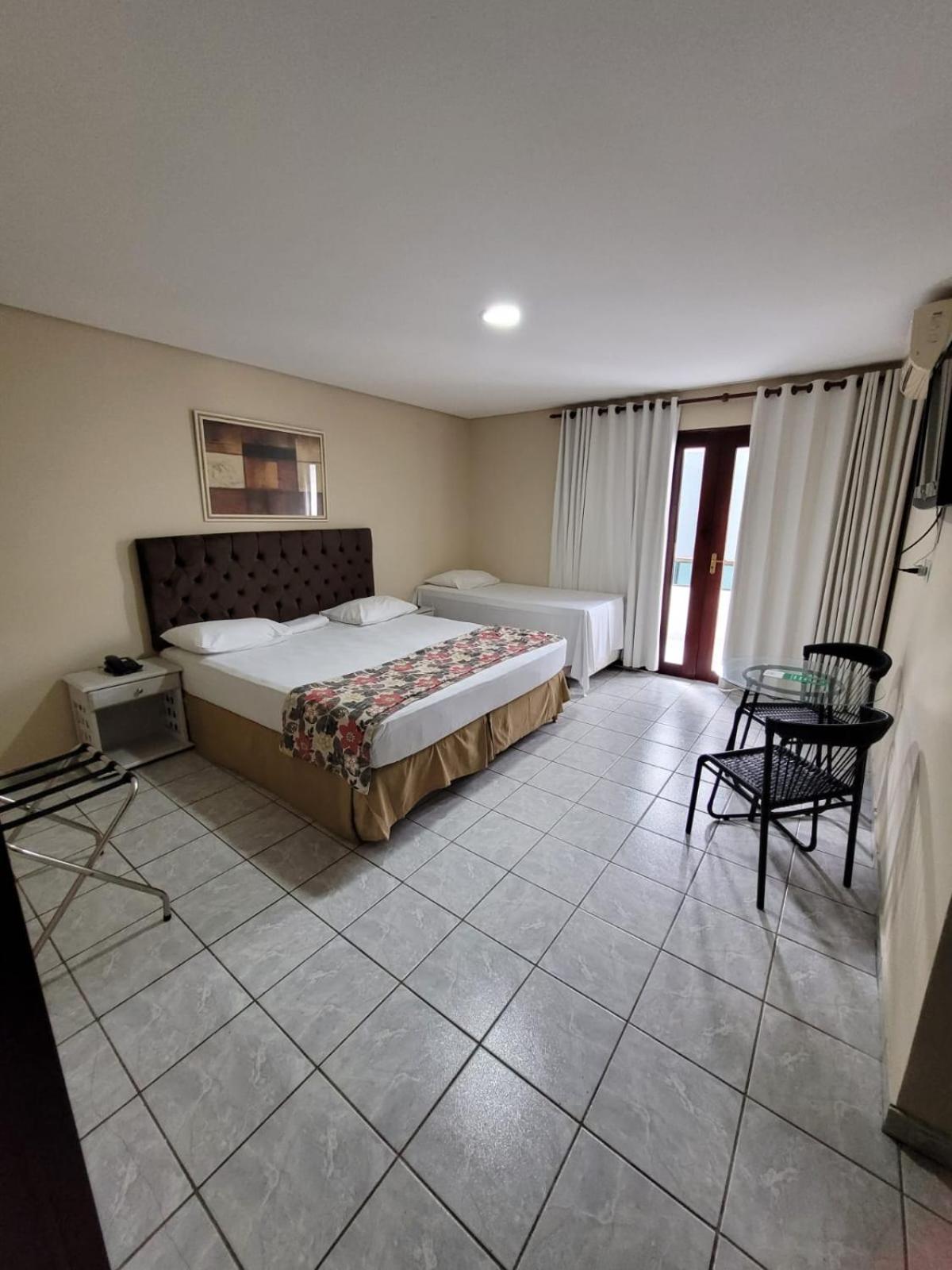 Hotel Tres Palmeiras กราวาตา ภายนอก รูปภาพ