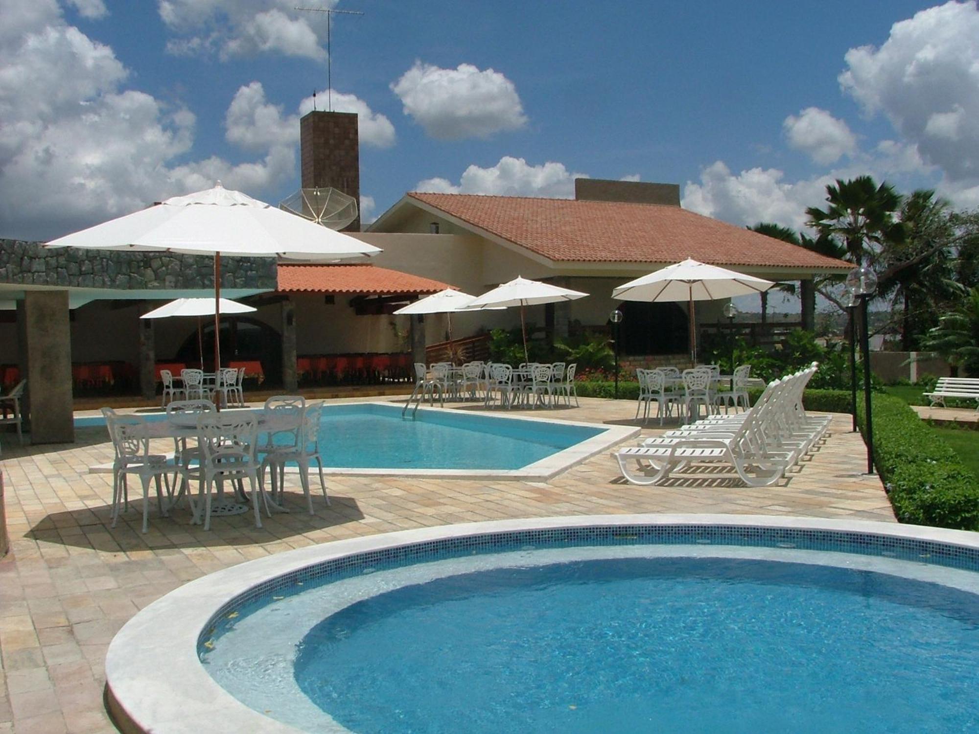 Hotel Tres Palmeiras กราวาตา ภายนอก รูปภาพ