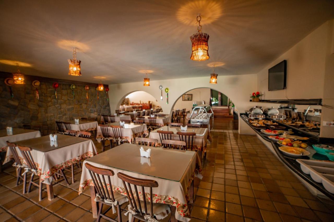 Hotel Tres Palmeiras กราวาตา ภายนอก รูปภาพ