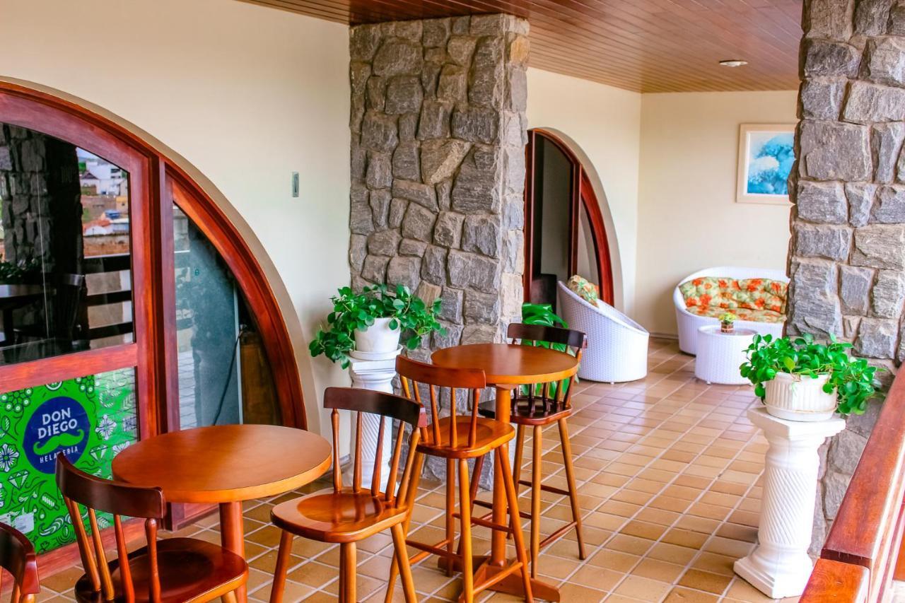 Hotel Tres Palmeiras กราวาตา ภายนอก รูปภาพ